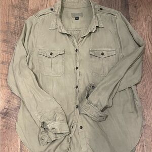 Universal Thread Women's Olive Button Down Shirt - Medium